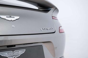 Aston Martin Vanquish V12 — photo 18