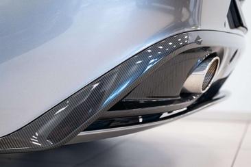 Aston Martin Vanquish V12 — photo 20