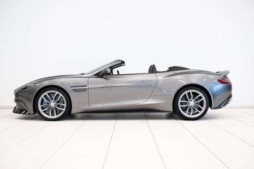 Aston Martin Vanquish V12 — photo 22