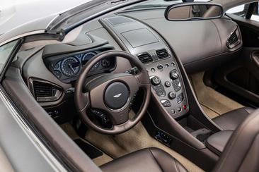 Aston Martin Vanquish V12 — photo 29