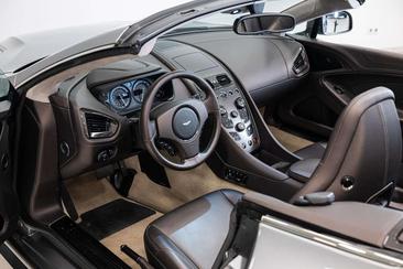 Aston Martin Vanquish V12 — photo 30