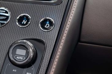 Aston Martin Vanquish V12 — photo 50