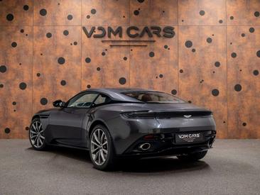 Aston Martin DB11 V8 — photo 3
