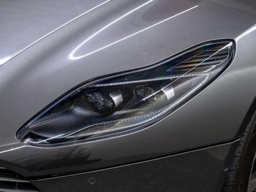 Aston Martin DB11 V8 — photo 9