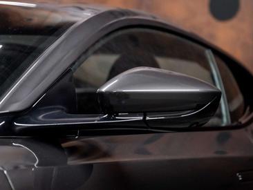 Aston Martin DB11 V8 — photo 10