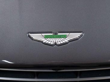 Aston Martin DB11 V8 — photo 37