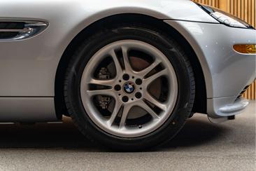 BMW Z8 Roadster 5.0i — photo 15