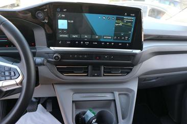 Volkswagen Multivan Van EHybrid — photo 11