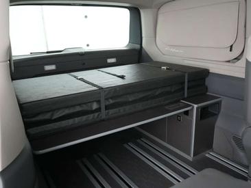 Volkswagen Multivan California Beach — photo 5