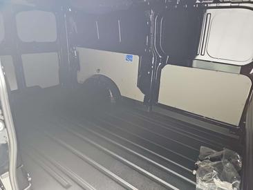 Volkswagen Transporter — photo 18