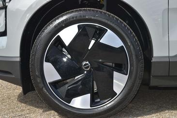 Volvo EX30 Single Motor — photo 11