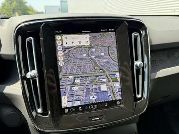 Volvo C40 Coupé SUV — photo 18