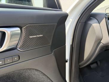 Volvo C40 Coupé SUV — photo 14