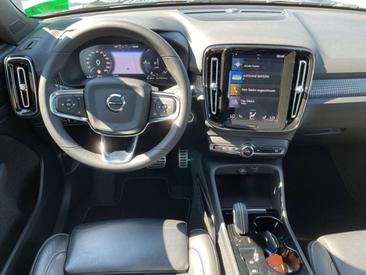 Volvo XC40 T5 Recharge — photo 2