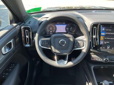Volvo XC40 T5 Recharge — photo 11