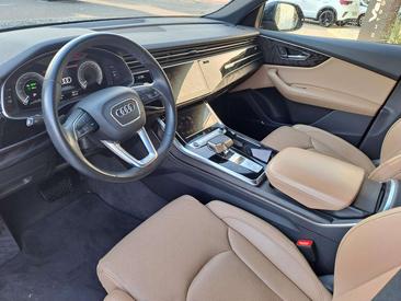 Audi Q8 TFSI E 55 E Quattro — photo 6