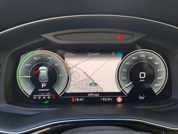 Audi Q8 TFSI E 55 E Quattro — photo 13