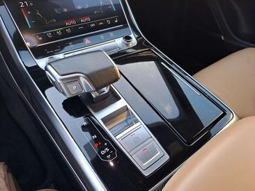 Audi Q8 TFSI E 55 E Quattro — photo 15