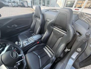 Audi R8 Coupé V10 Performance Quattro — photo 16
