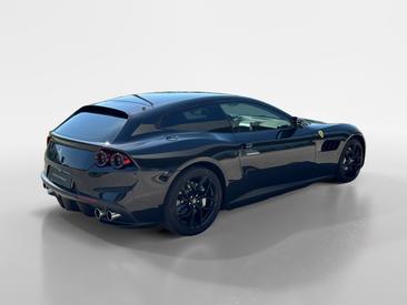 Ferrari GTC4Lusso T — photo 3