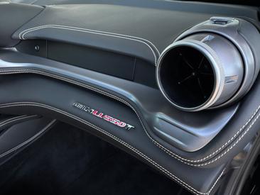 Ferrari GTC4Lusso T — photo 10
