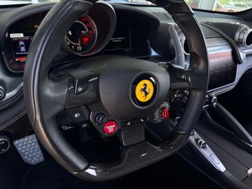 Ferrari GTC4Lusso T — photo 13