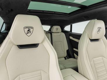 Lamborghini Urus SE — photo 12