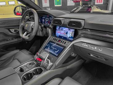 Lamborghini Urus S — photo 19
