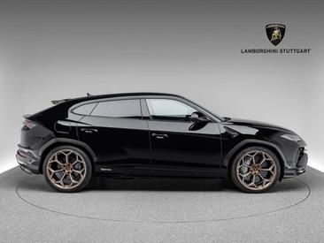 Lamborghini Urus Performante — photo 25