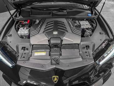 Lamborghini Urus S — photo 23