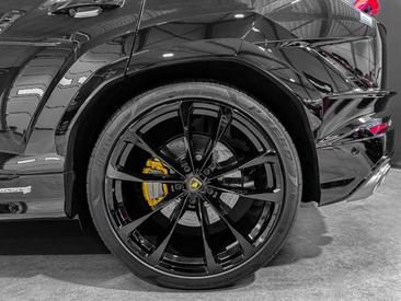 Lamborghini Urus S — photo 26