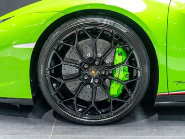 Lamborghini Huracán Performante — photo 25