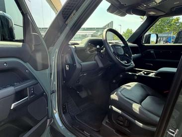 Land Rover Defender 130 D300 MHEV — photo 10