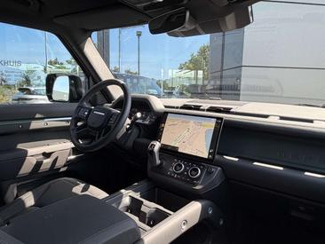 Land Rover Defender 130 D300 MHEV — photo 11