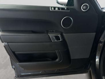 Land Rover Range Rover Sport D250 — photo 16