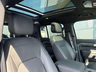 Land Rover Defender 130 D300 MHEV — photo 13