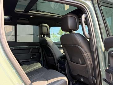 Land Rover Defender 130 D300 MHEV — photo 15