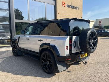 Land Rover Defender 110 P400e — photo 5
