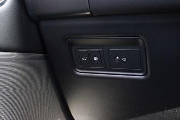 Land Rover Range Rover Sport P400e — photo 16