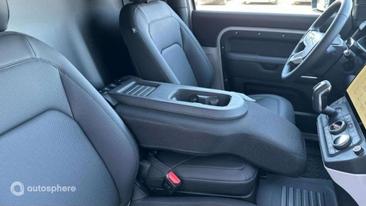 Land Rover Defender 90 D200 MHEV — photo 18