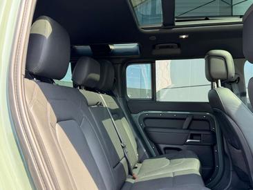 Land Rover Defender 130 D300 MHEV — photo 19