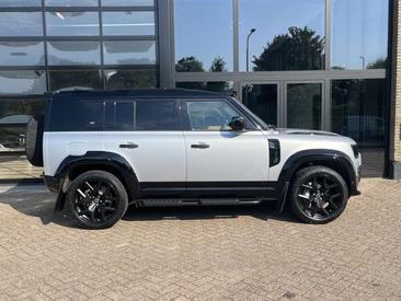 Land Rover Defender 110 P400e — photo 9