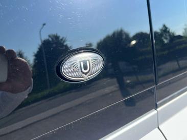 Land Rover Defender 110 P400e — photo 11