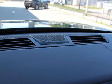 Land Rover Range Rover P550e — photo 19