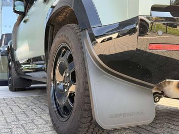 Land Rover Defender 130 D300 MHEV — photo 26