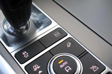 Land Rover Range Rover Sport P400e — photo 23