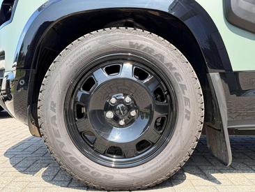 Land Rover Defender 130 D300 MHEV — photo 28