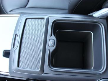 Land Rover Range Rover P550e — photo 29