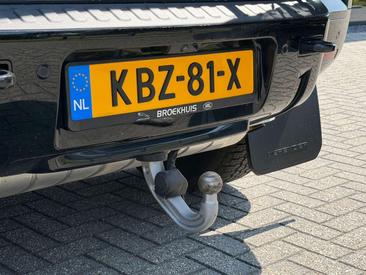 Land Rover Defender 130 D300 MHEV — photo 33