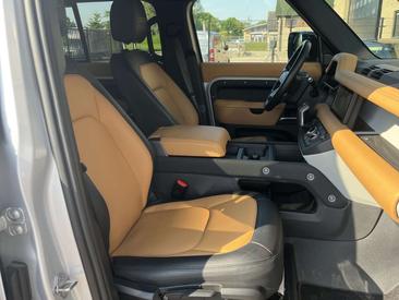 Land Rover Defender 110 P400e — photo 24